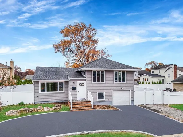 2597 S Saint Marks Avenue, Bellmore, NY 11710