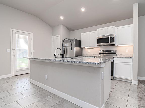 3rd image of 2608 Ranch Ave