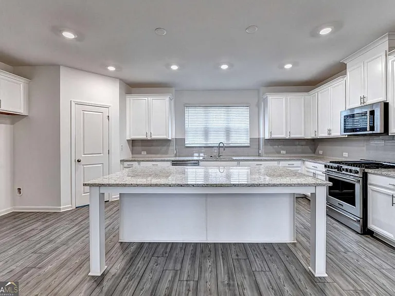 477 Danville Ave — Photo 29
