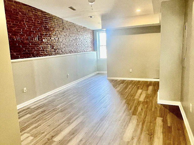 2436 E Fayette St #- — Photo 24