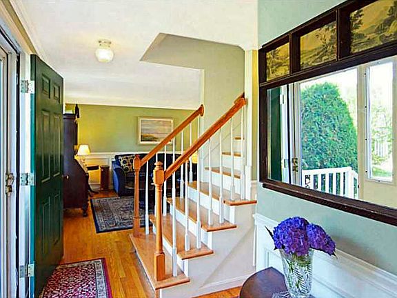 5th image of 11 Redberry Dr