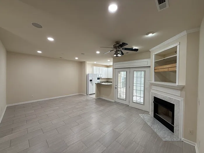 3 bed, 3.0 bath, 1500 sqft, $1,850 — Photo 4