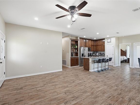 5th image of 2986 Mayfield