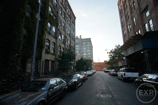 Rented by EXR | media 23