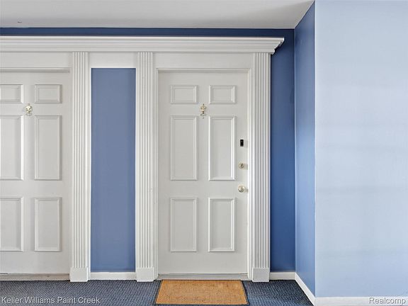 5th image of 408 Fox Hills Dr S #2