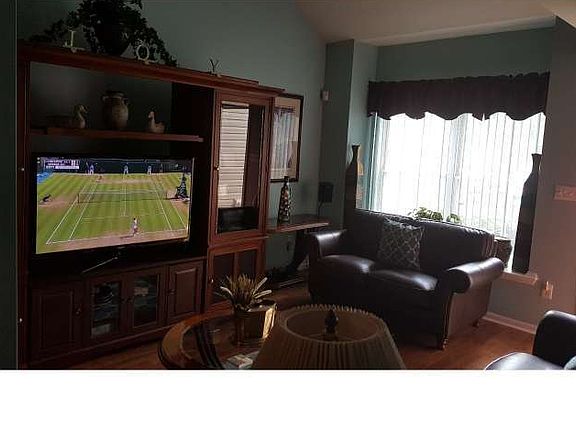 4th image of 620 Kendall Dr