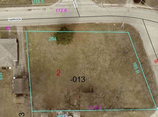 1520 Harrison Ave, Charleston, IL 61920