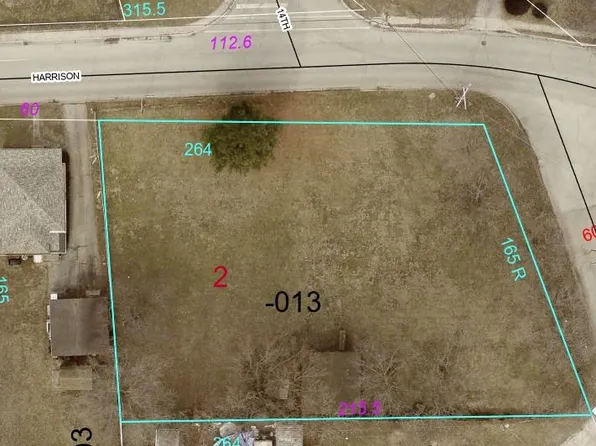1520 Harrison Ave, Charleston, IL 61920