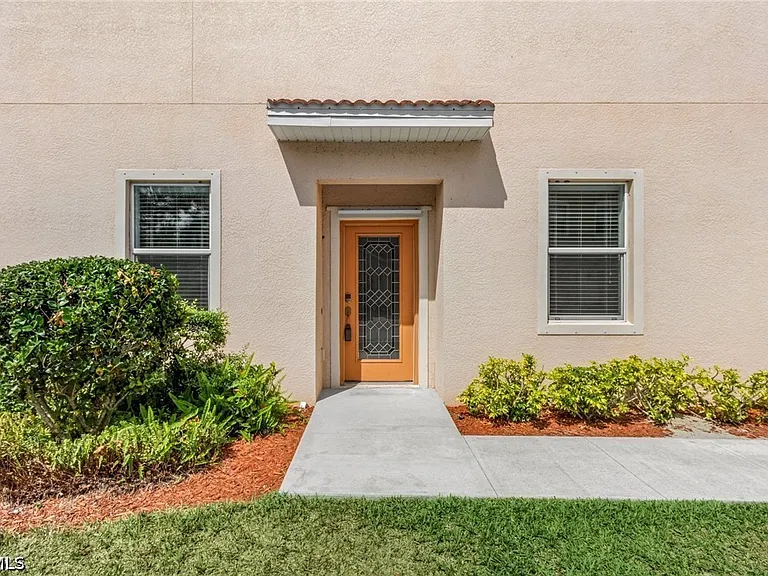 10140 Via Colomba Cir — Photo 5