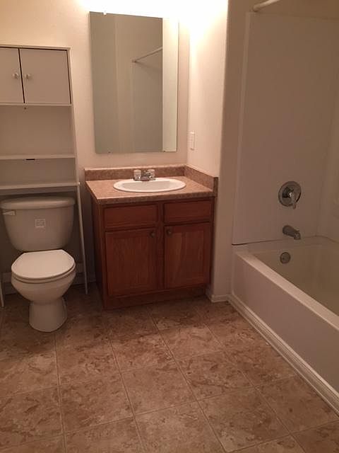 2nd image of 1154 E Carolina Ave
