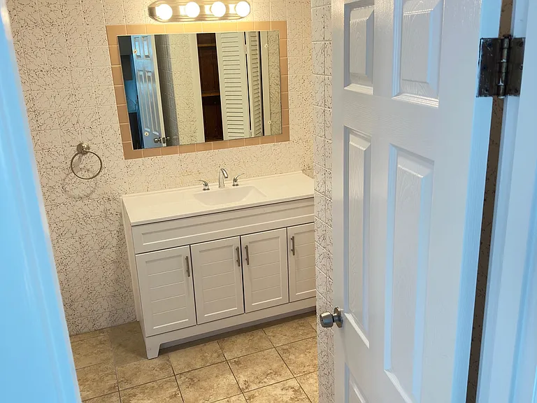 21 Commercial St #1 — Photo 11
