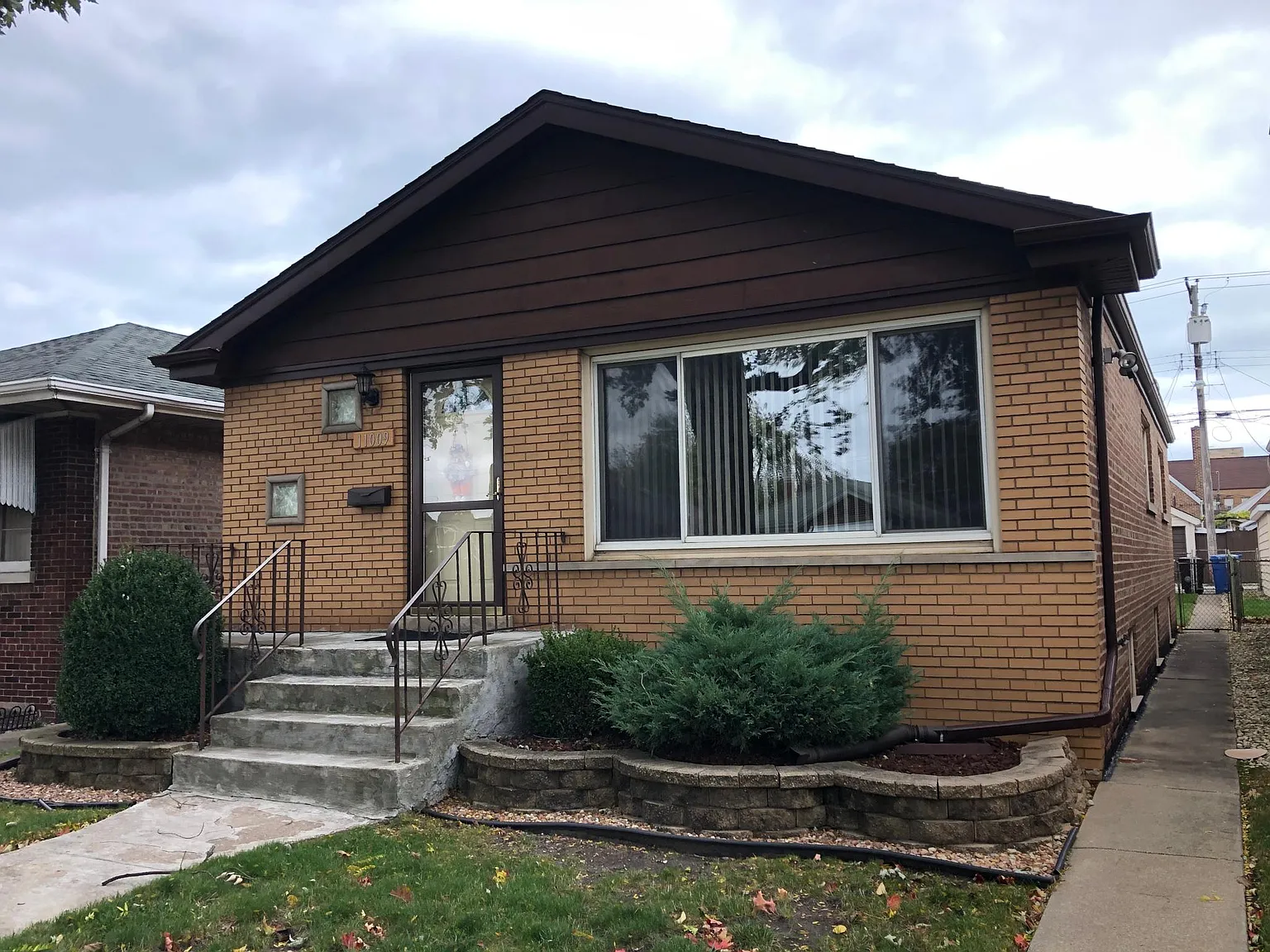 11009 S Avenue M photo 1