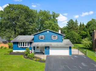 4065 Pawnee Dr, Liverpool, NY 13090