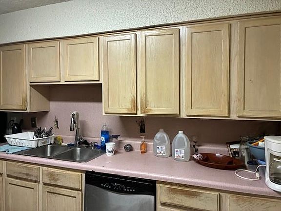 5th image of 609 Vanderbilt Ln