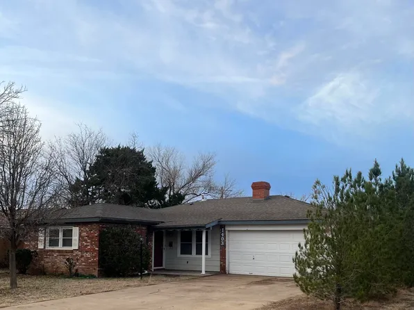 1403 Thunderbird Dr, Plainview, TX 79072