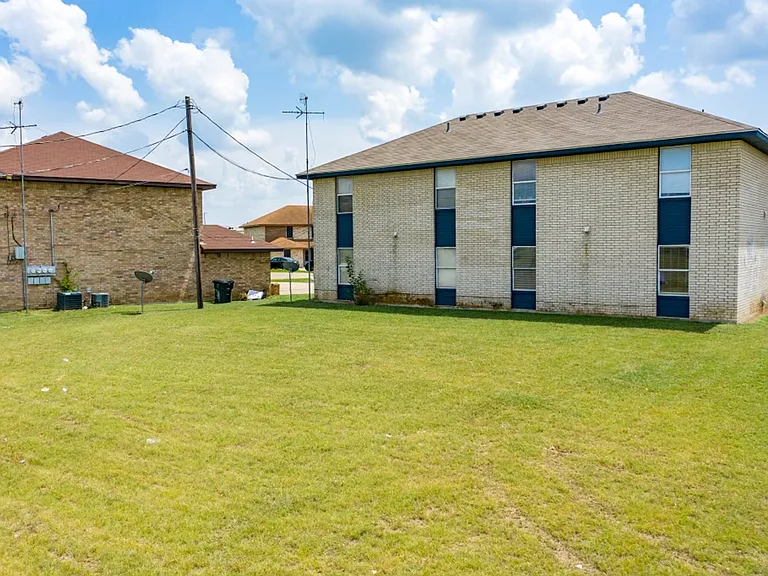 1105 Horizon Dr — Photo 13