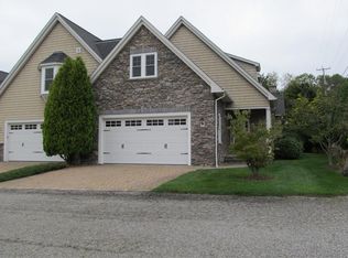 2 Spyglass Cir #D, Hope Valley, RI 02832