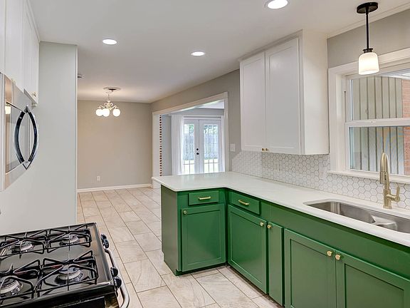 3rd image of 801 Lark Ave