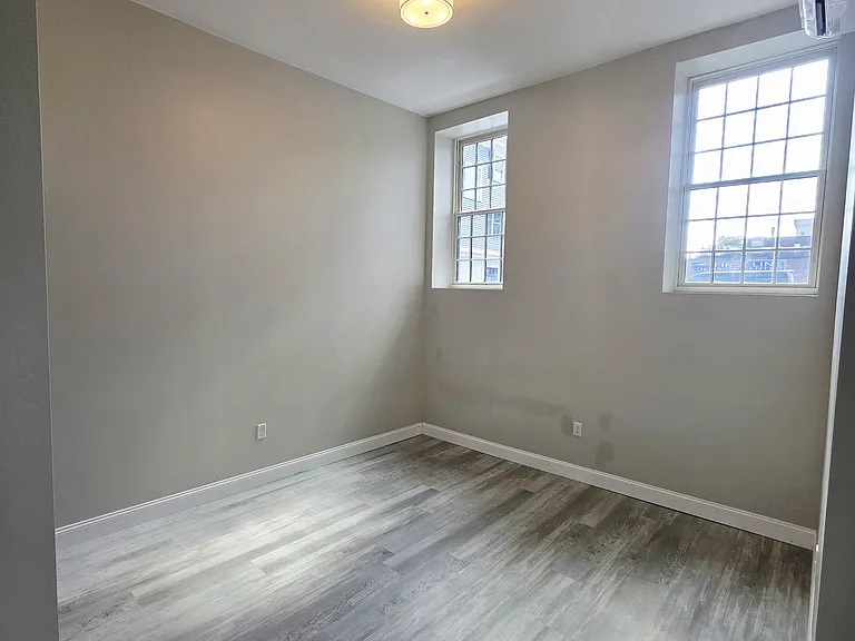150 Middlesex St #306 — Photo 10