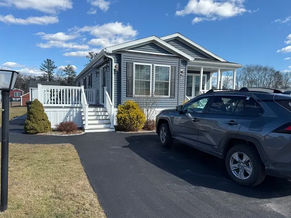 81 Linsay Dr, Raynham, MA 02767