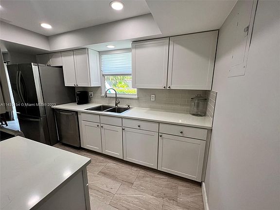 4th image of 1410 NE 56th Ct #1412