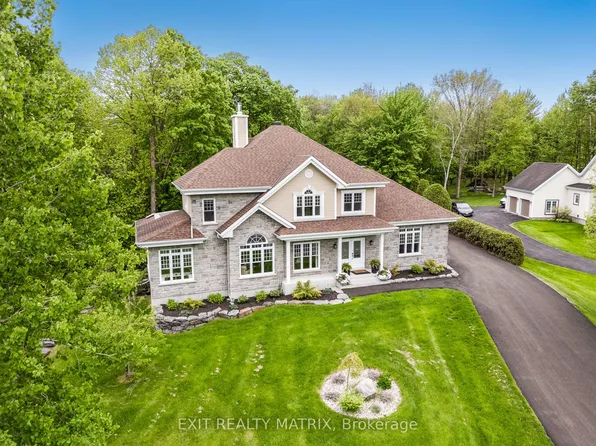 64 Radstock Ln #5, East Hawkesbury, ON K6A 2R2