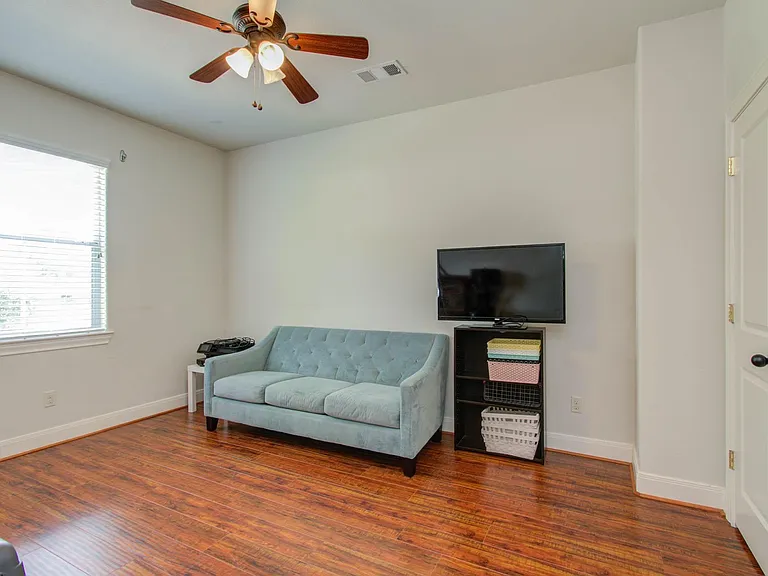 10205 Brooktree Dr — Photo 29