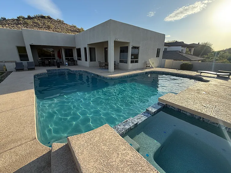 6128 W Alameda Rd — Photo 1