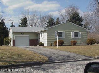 15 Stanford Ct W, Toms River, NJ 08757