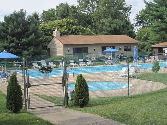 Raintree Pool and Clubhouse