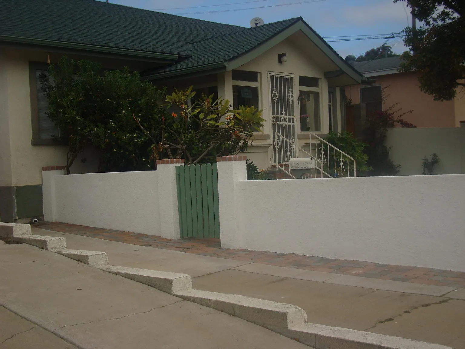 2220 Rosecrans St — Photo 2