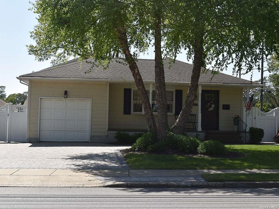 1st image of 693 Franklin Avenue
