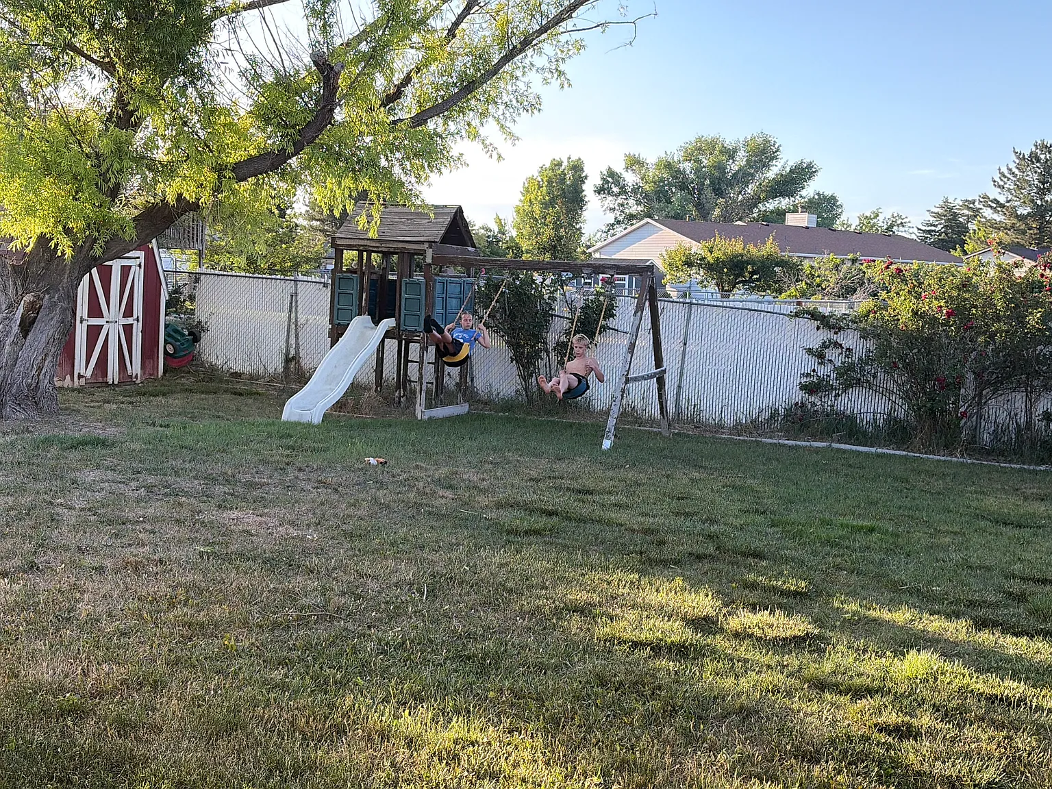 4 bed, 2000 sqft, $2,500 — Photo 2