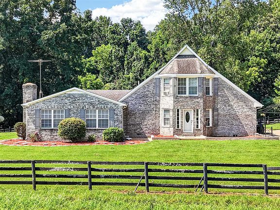 2nd image of 2327 Larmon Mill Rd