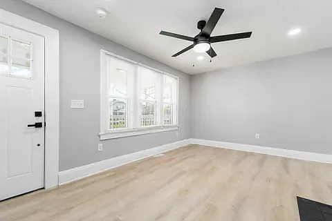271 S Terrace Ave — Photo 16