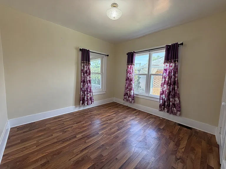 3118 Mishawaka Ave — Photo 3