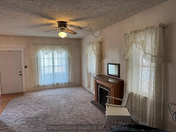 3rd image of 108 S Logan St