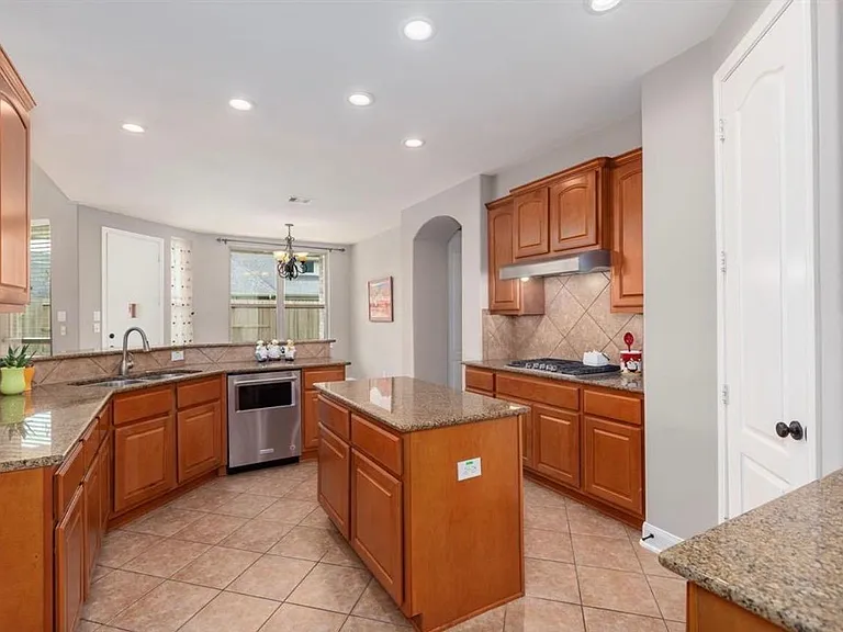 2207 Bayou Cove Ln — Photo 14