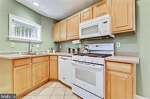 806 New Hampshire Ave NW — Photo 13