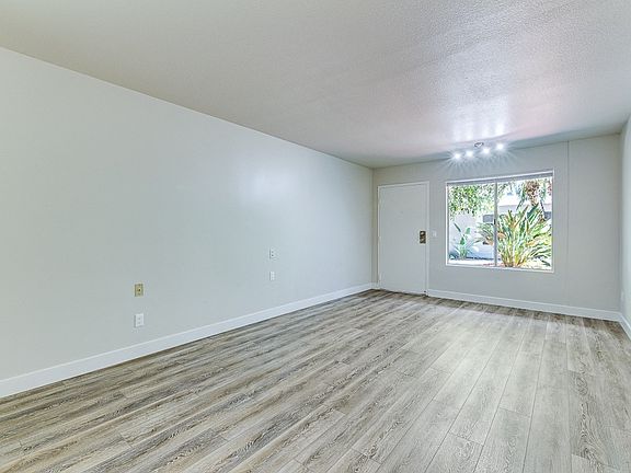 5th image of 3350 Rosecrans St #314