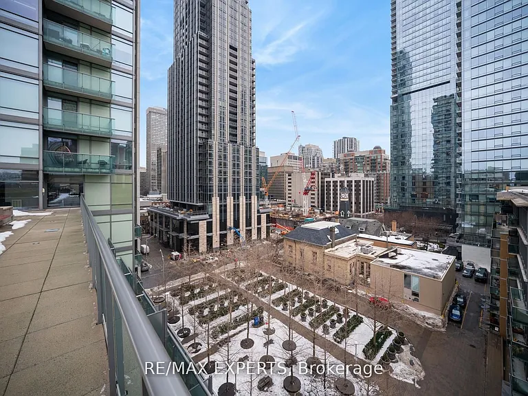 18 Yorkville Ave S #903 — Photo 23