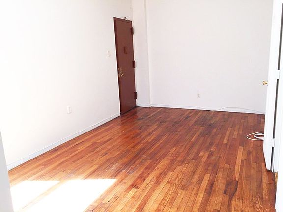 2nd image of 4717 39th St #4B