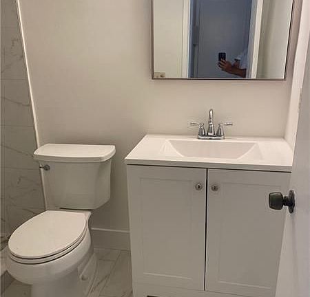 4th image of 1818 E Oakland Park Blvd APT 81