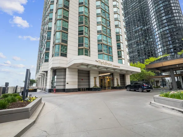 195 N Harbor Dr APT 4308, Chicago, IL 60601