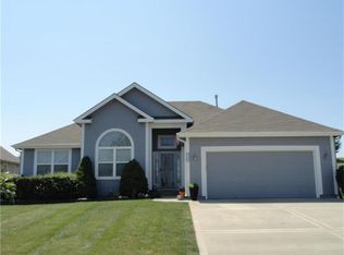 9126 N Mulberry Ave, Kansas City, MO 64155