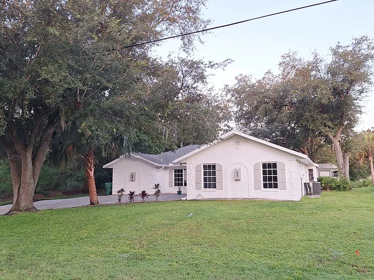 1291 Beacon Dr — Photo 1