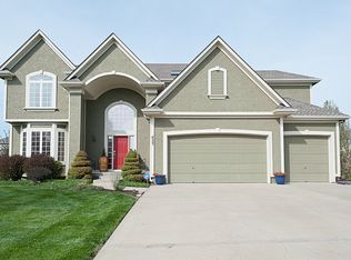 637 NE Sundance Trl, Lees Summit, MO 64086