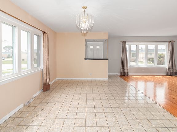 4th image of 8676 W Ainslie St