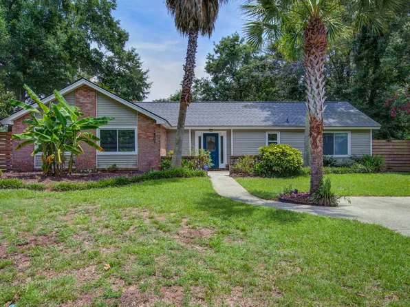1307 Bob White Dr, Charleston, SC 29412