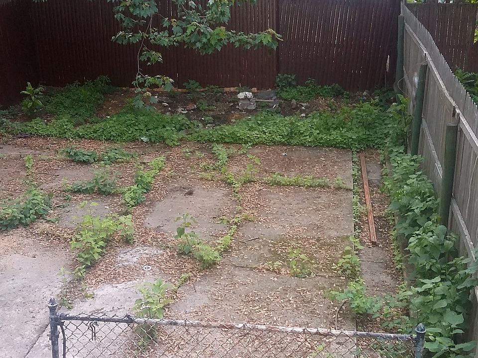 2nd image of 14881 Brookville Blvd